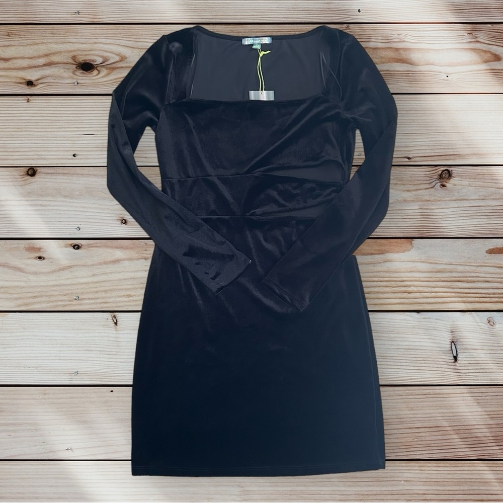 GOOD LUCK GEM Women’s Long Sleeved Open-Slit Mini Velvet Dress in Black